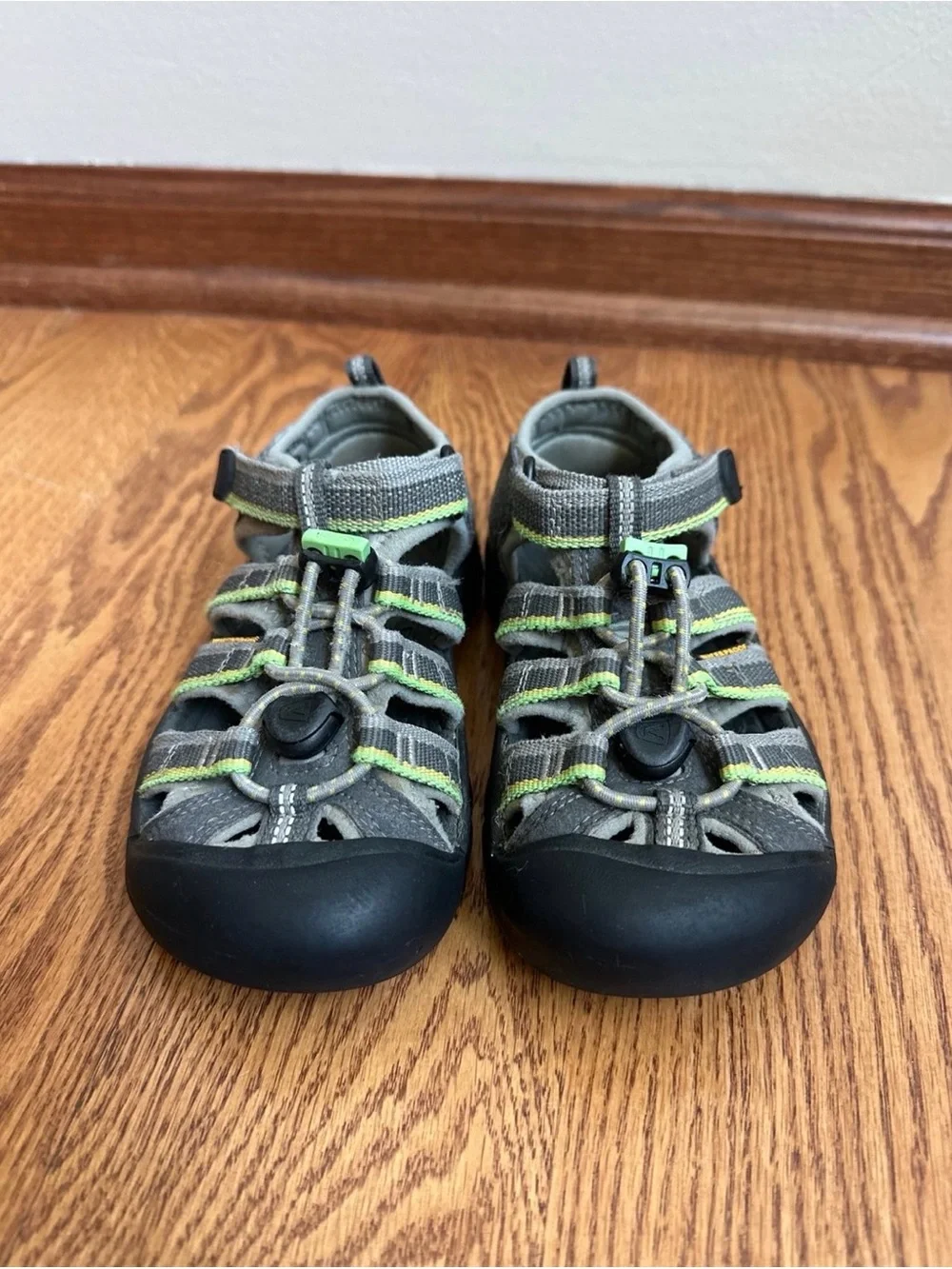 KEEN Newport Sandals Boys 12 Gray/Green